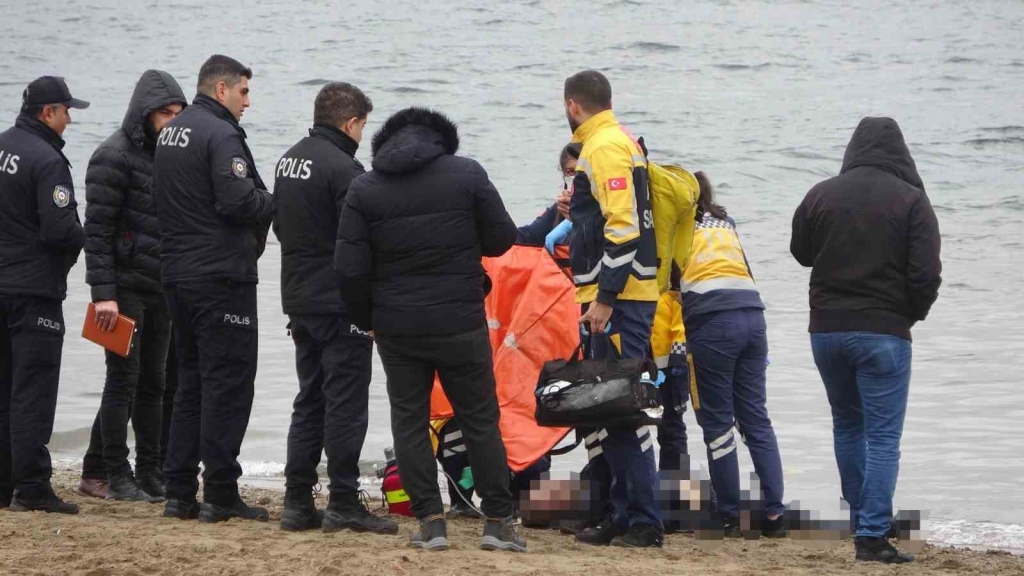 Kocaeli ’de denizde erkek cesedi bulundu