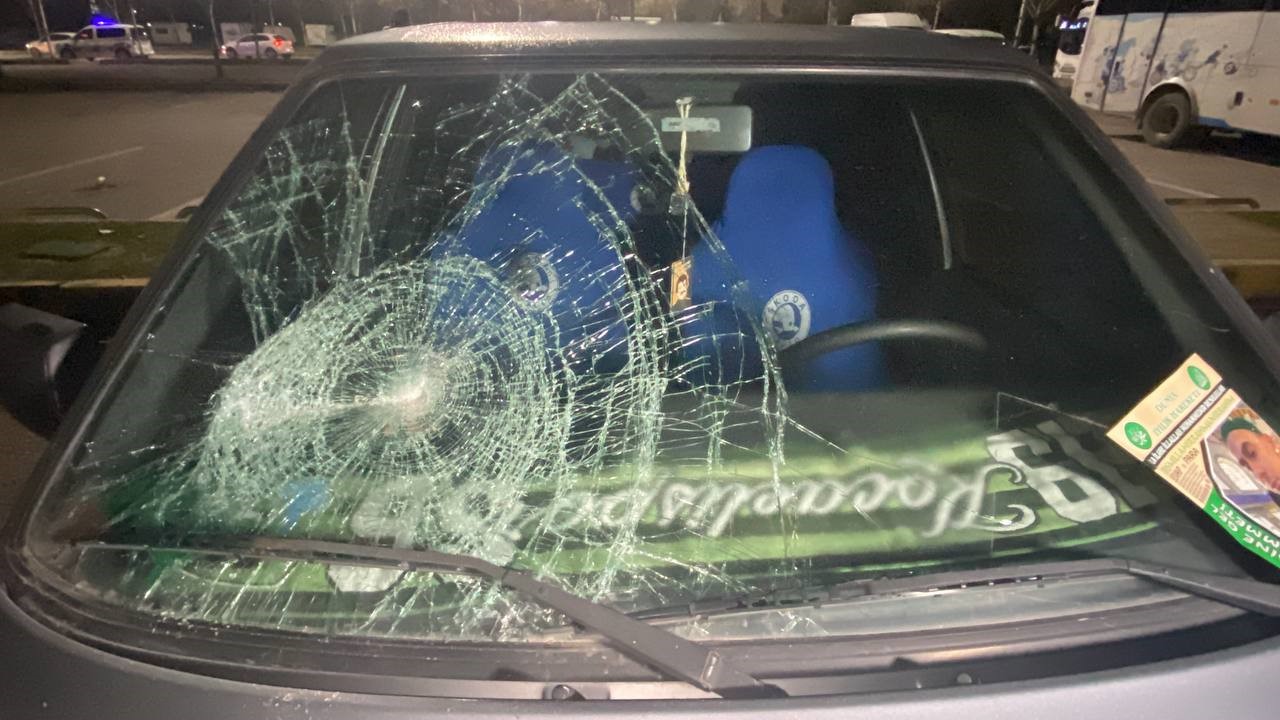 Kocaeli ’de garip olay: 35 aracın camını patlatıp kayıplara karıştılar