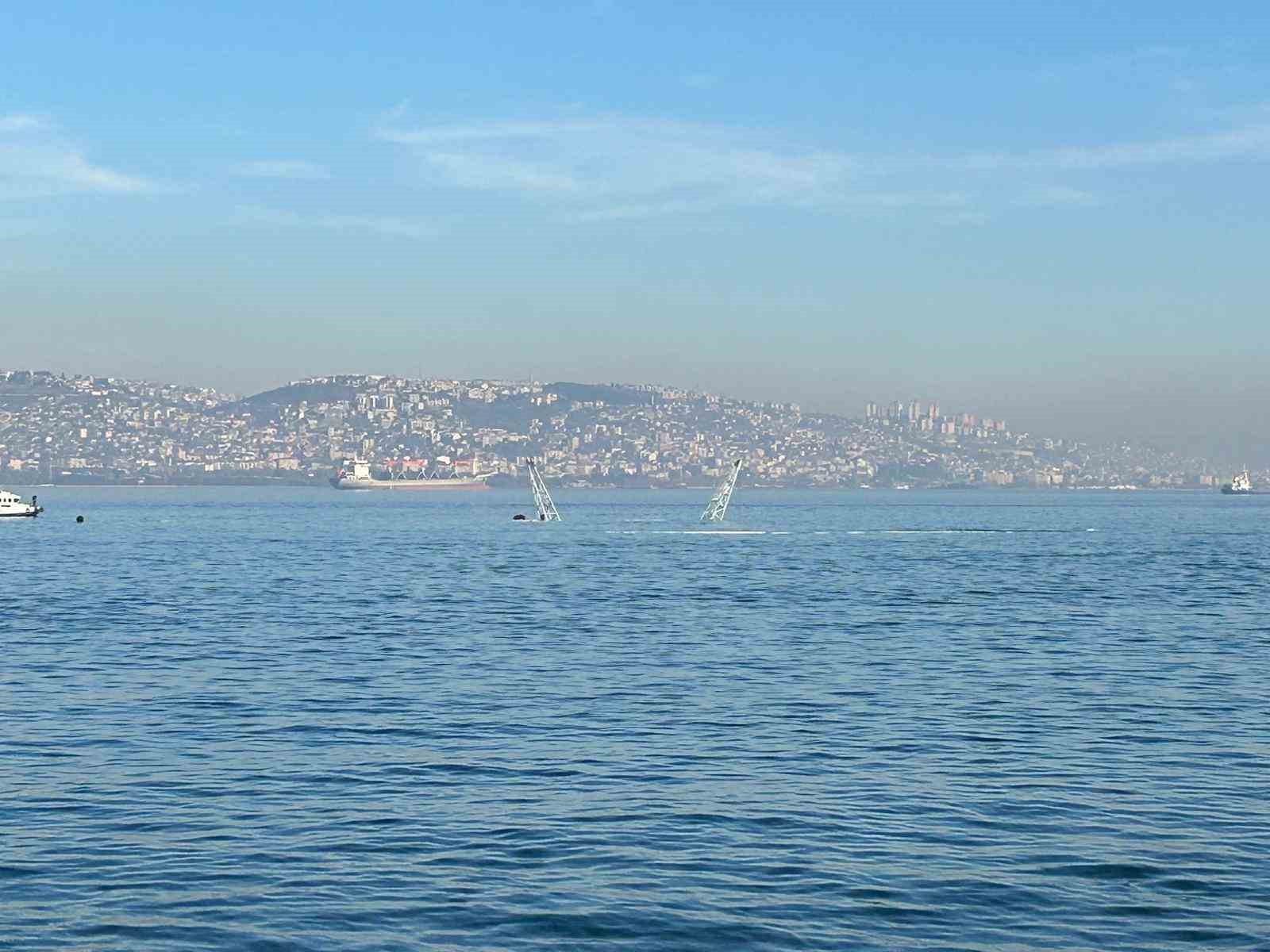 Kocaeli ’de tersanede korku dolu anlar: Yüzer havuz battı