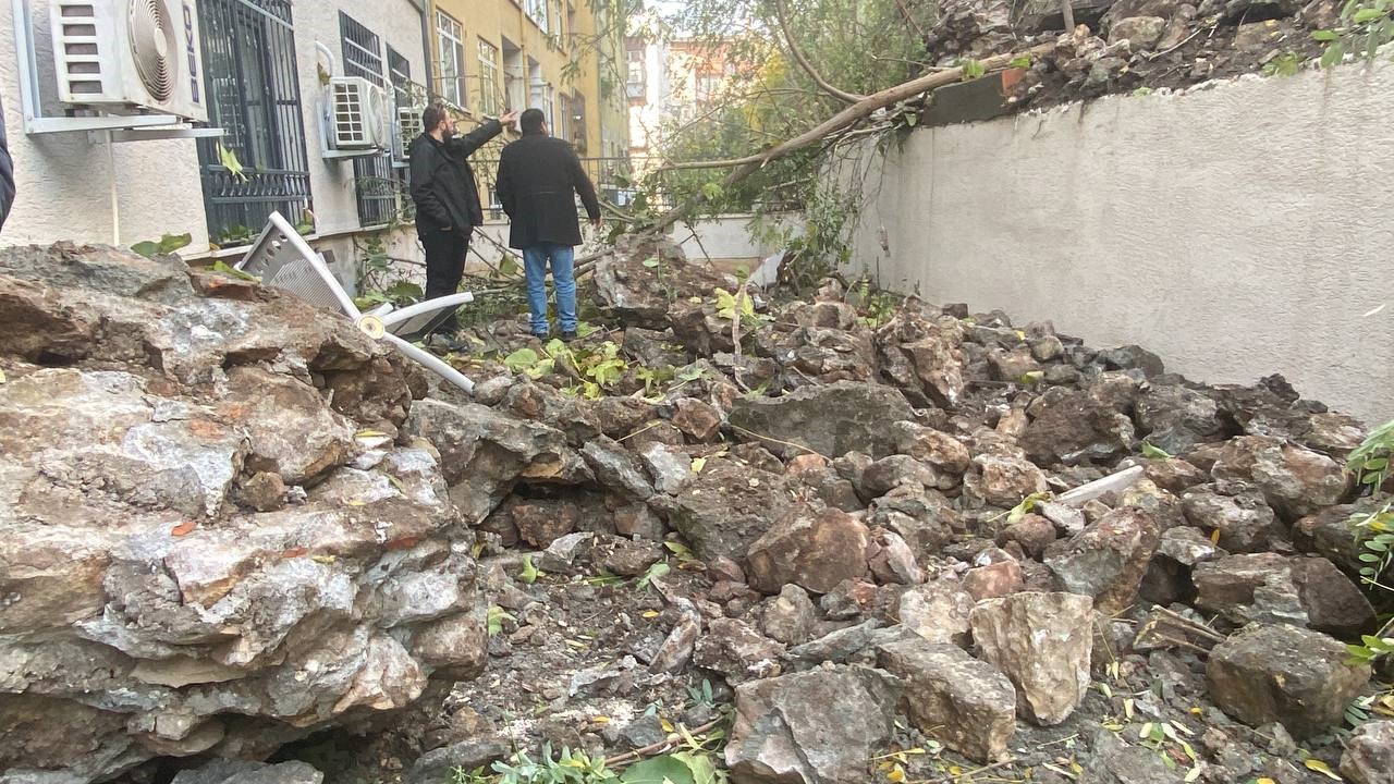 Milli Eğitim Müdürlüğü ’nün bahçesine istinat duvarı çöktü