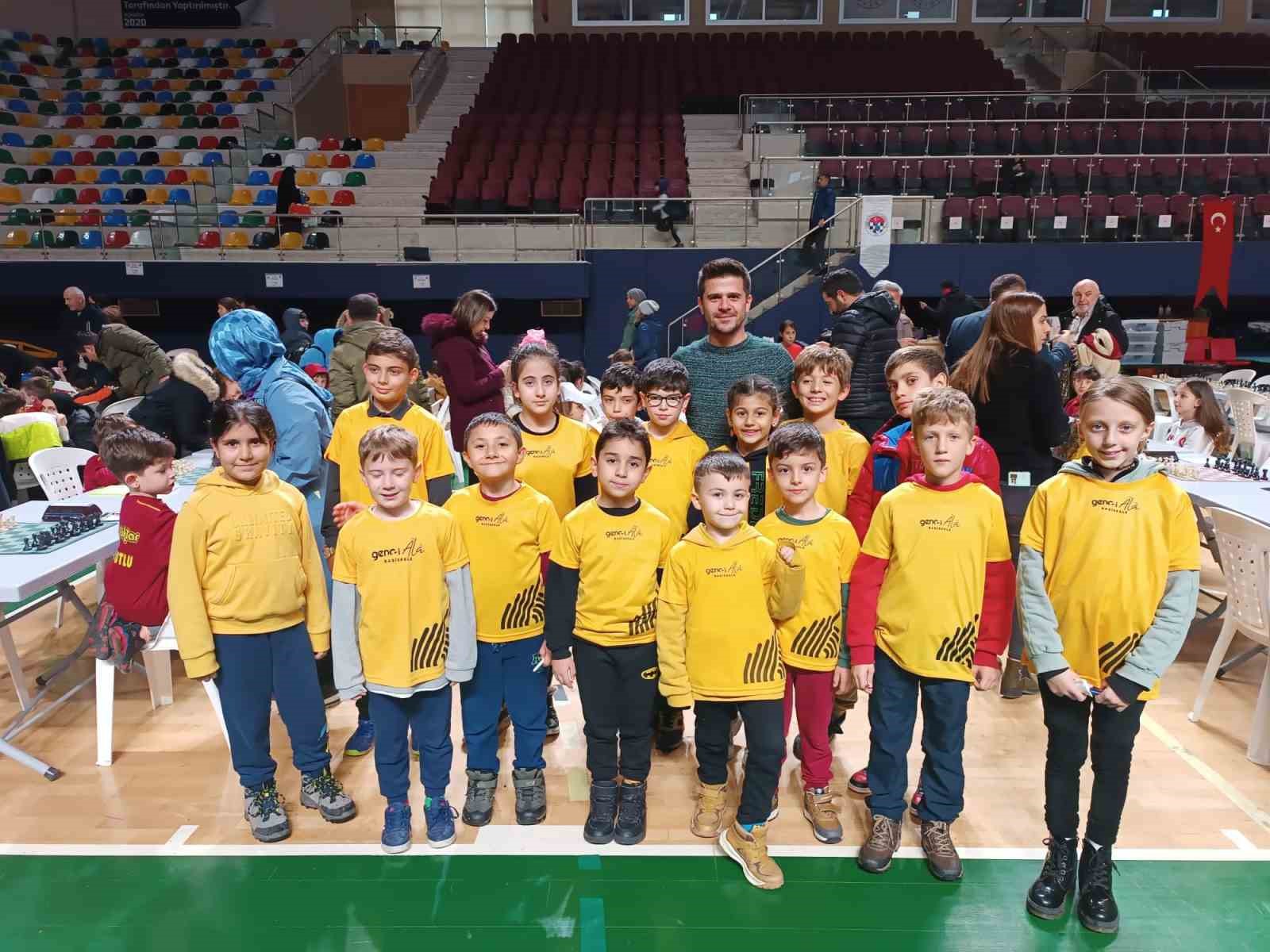 Satranççılar Başiskele ’nin gururu oldu