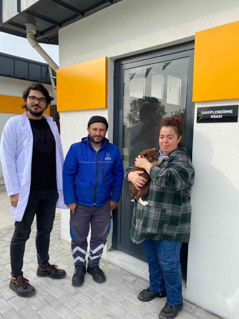 Sokak Hayvanları Bakımevi ’nde ilk sahiplendirme yapıldı