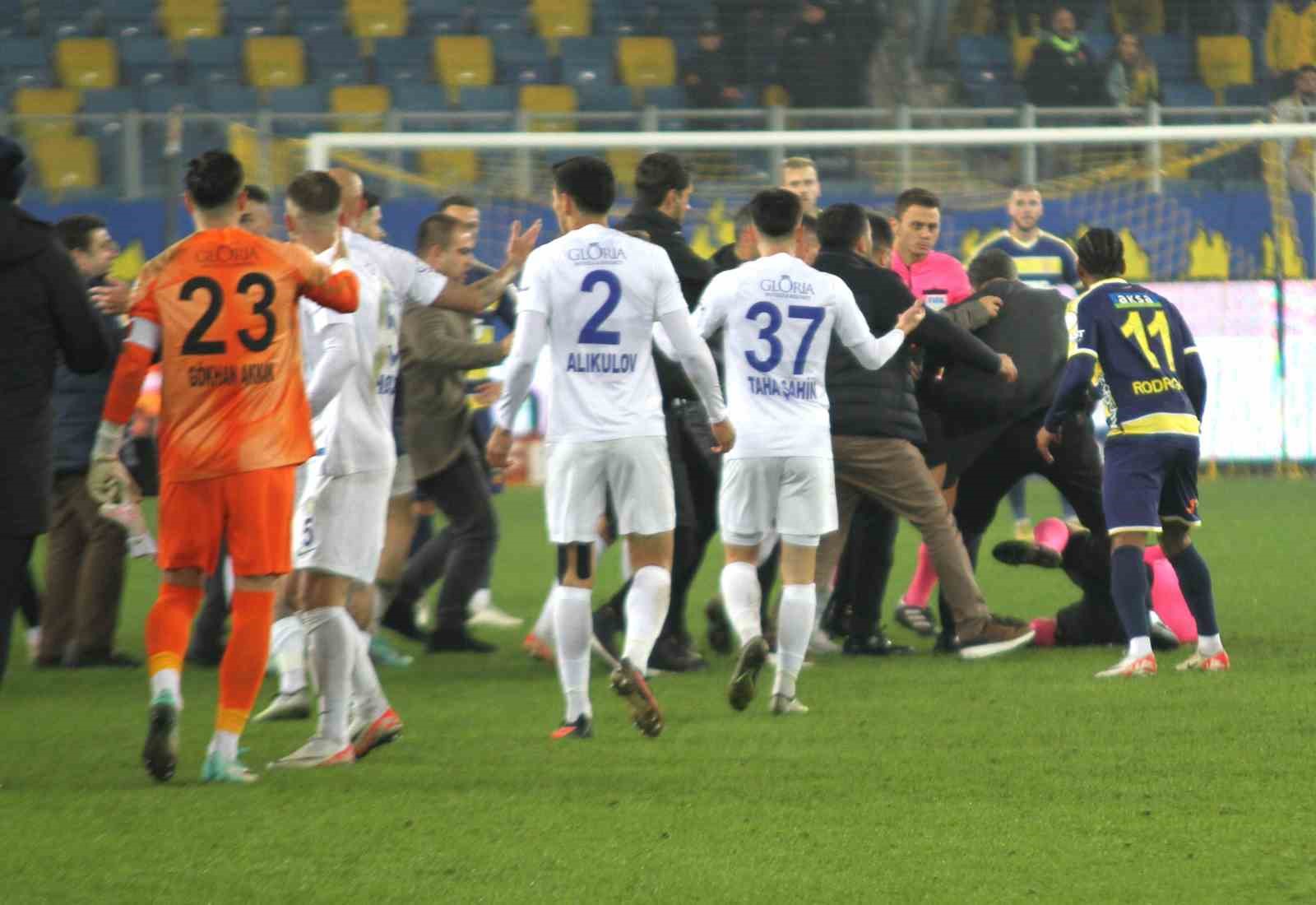 Süper Lig kulüpleri, Halil Umut Meler ’e yapılan saldırıyı kınadı
