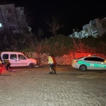 alkollu-surucu-once-polis-aracina-sonra-agaca-carparak-durdu-2-gozalti