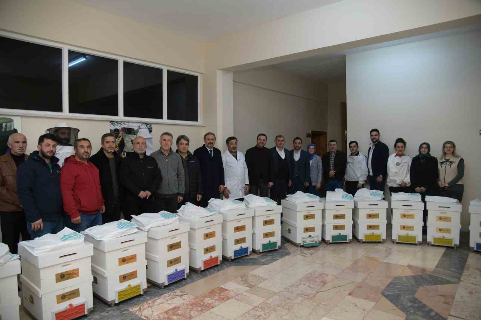 Başiskele ’de arıcılara malzeme desteği