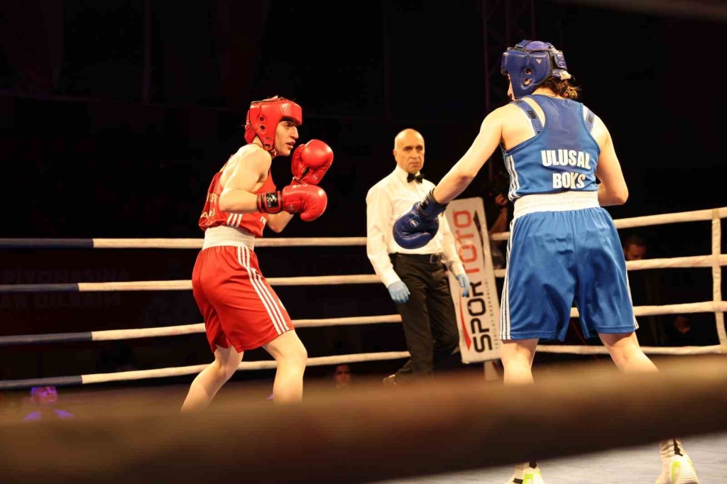 Darıca ’da düzenlenen Türkiye Büyük Kadınlar Boks Şampiyonası sona erdi