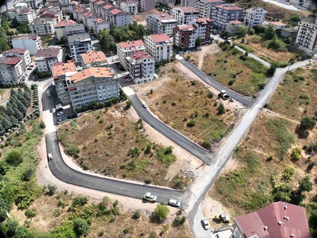 Gebze ’nin yollarına 599 ton sıcak asfalt