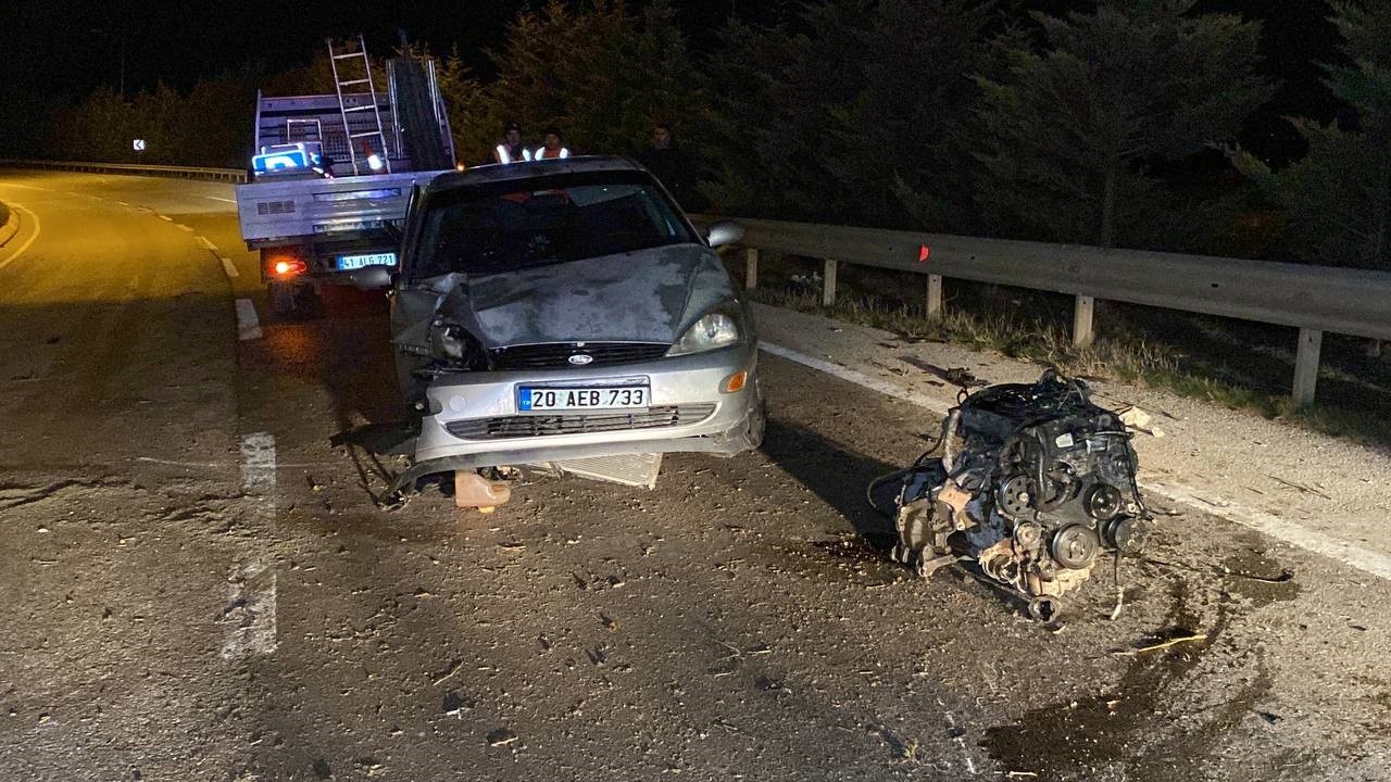 Ağaca çarpan otomobilin motoru yerinden fırladı: 1 ’i ağır 5 yaralı
