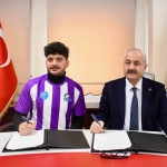 gebze-belediyesi-ampute-futbol-takimi-baris-telli-ile-sozlesme-imzaladi