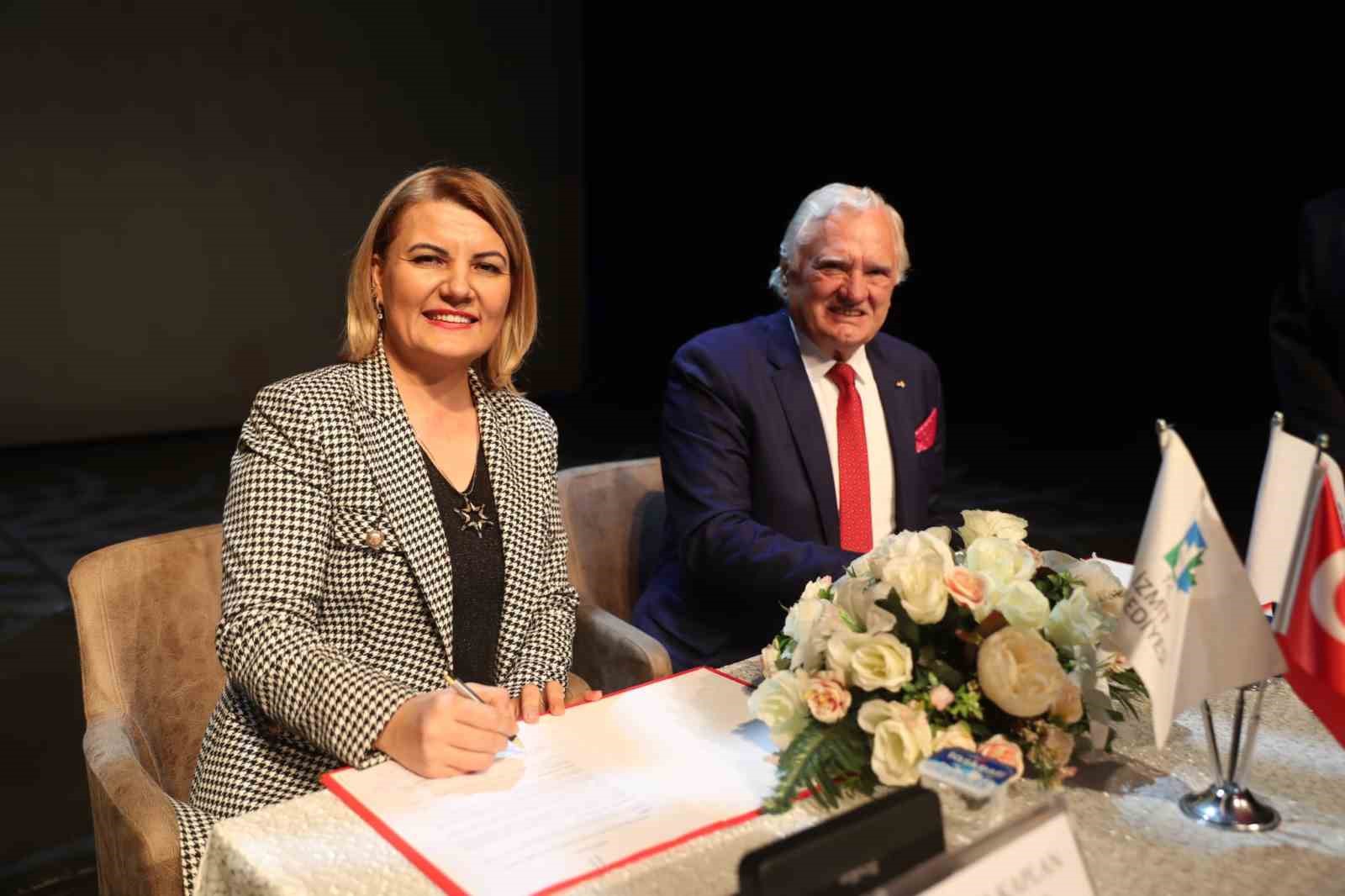 IGF Dünya Folklor Birliğinin Türkiye ’deki ilk ofisi İzmit Sanat Akademisinde