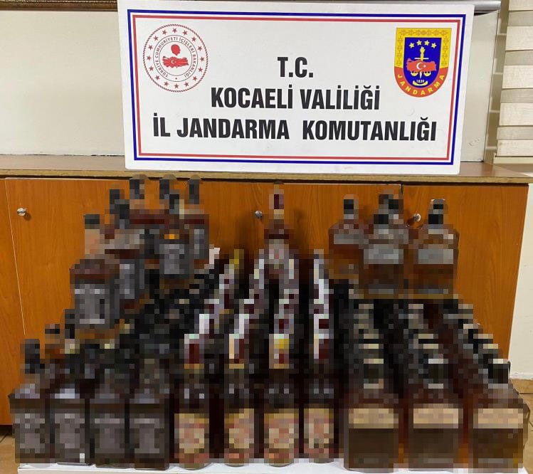 Kocaeli ’de piyasa değeri 165 bin TL olan kaçak alkol ele geçirildi