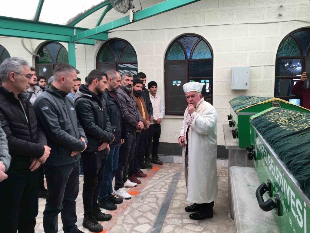 Sabah namazına yetişmek için D100 Karayolu ’nu kullanan genç hayatını kaybetti