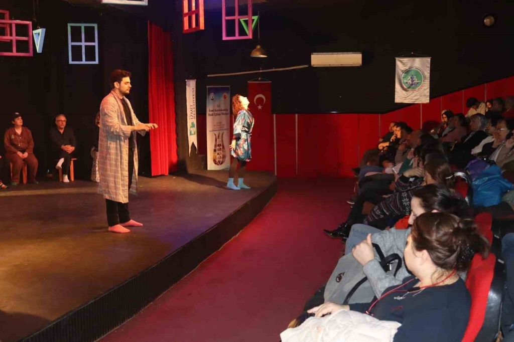 Ay Işığında Şamata ’ya yoğun ilgi