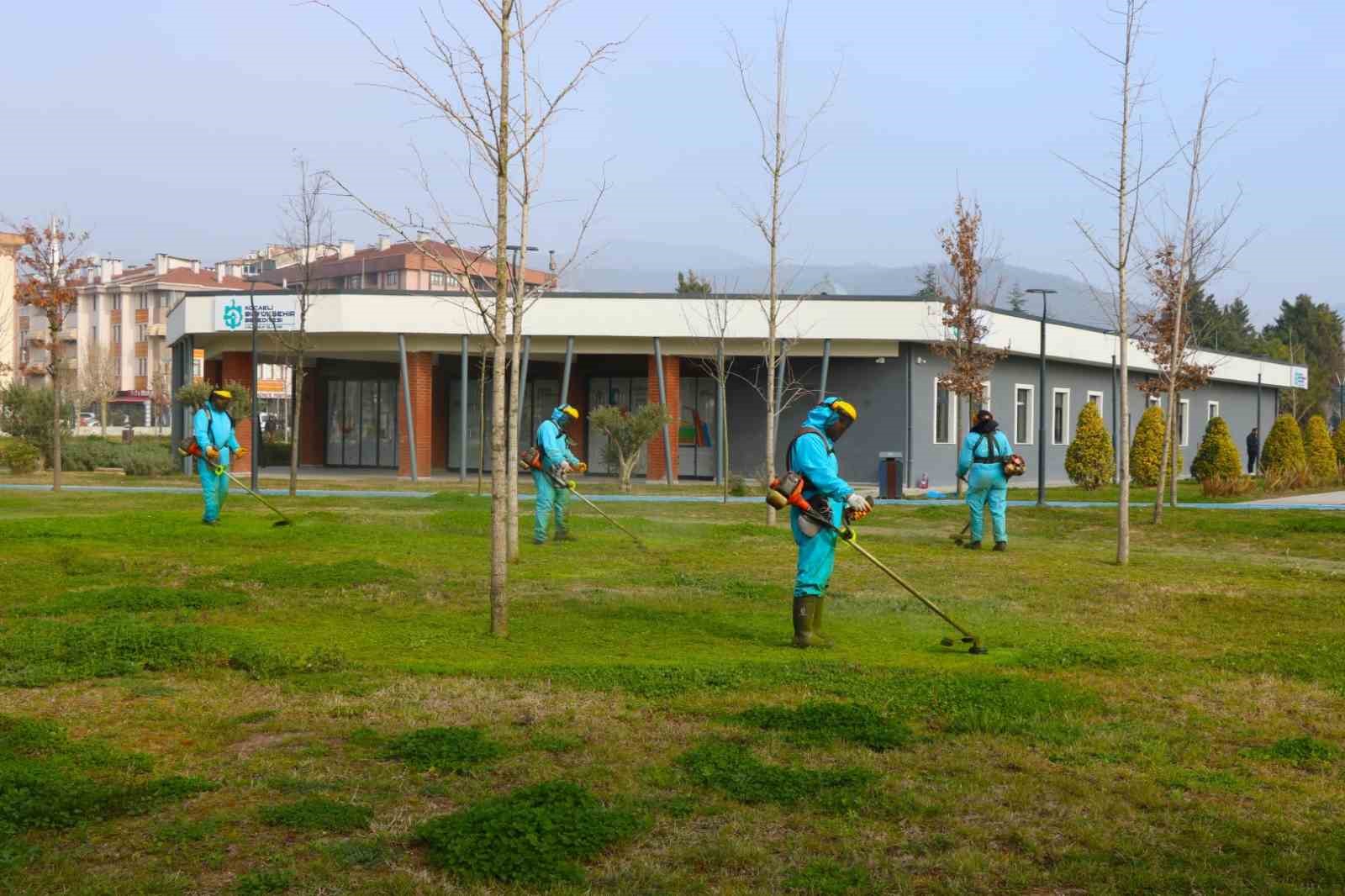 Derince Millet Bahçesi ’nde temizlik