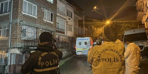 Kan donduran cinayet: Abisinin boğazını kesti