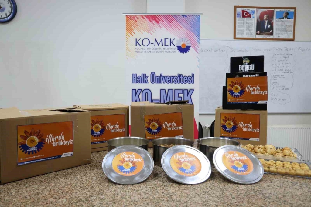 Kazanlar ihtiyaç sahipleri için kaynıyor