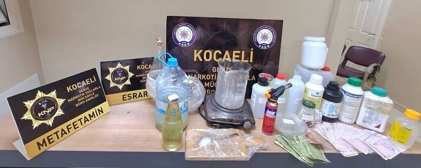 Kocaeli ’de zehir tacirlerine operasyon : 3 tutuklama