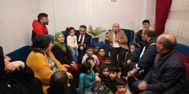 Tırın altında kalan motokurye hayatını kaybetti
