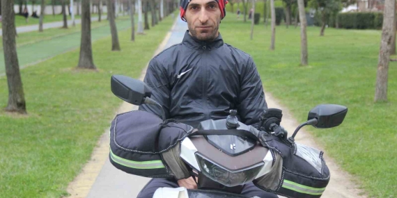 Trafikte ters köşe: Kavga edecekken bir anda böyle sarıldılar