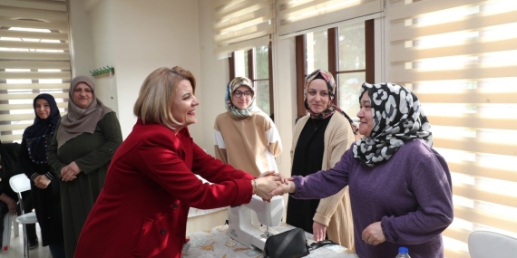 Üreten kadınların adresi: “İZMEK”