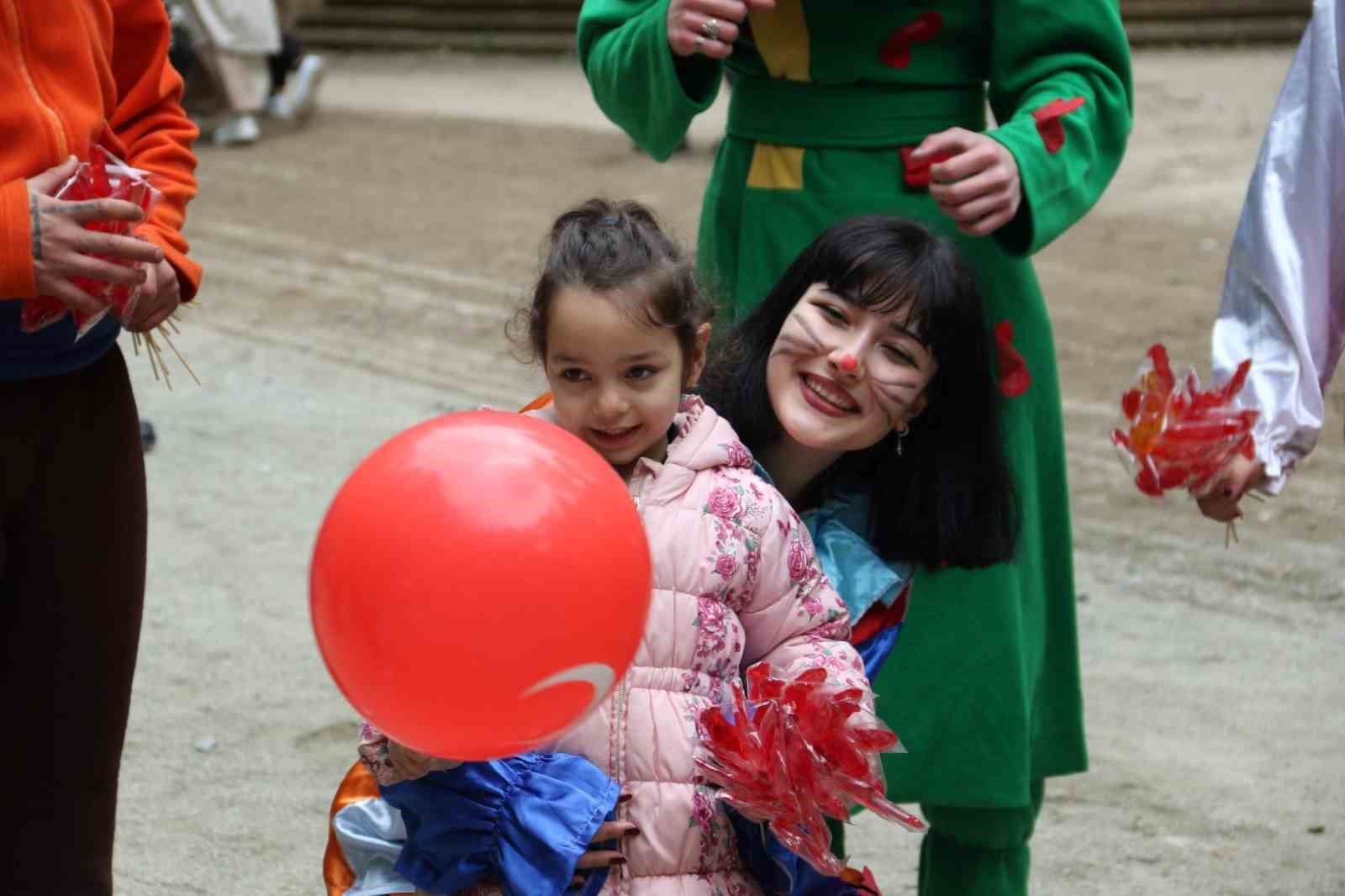 23 Nisan ’da bi dünya eğlence