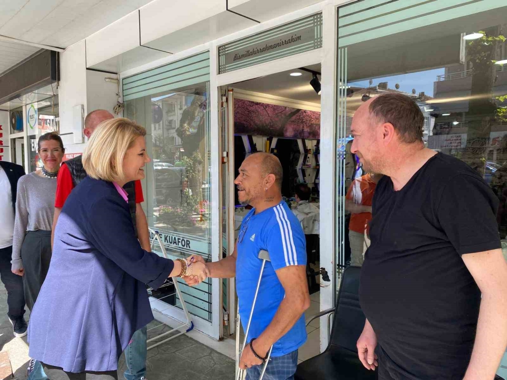 Başkan Hürriyet ’ten esnafa teşekkür