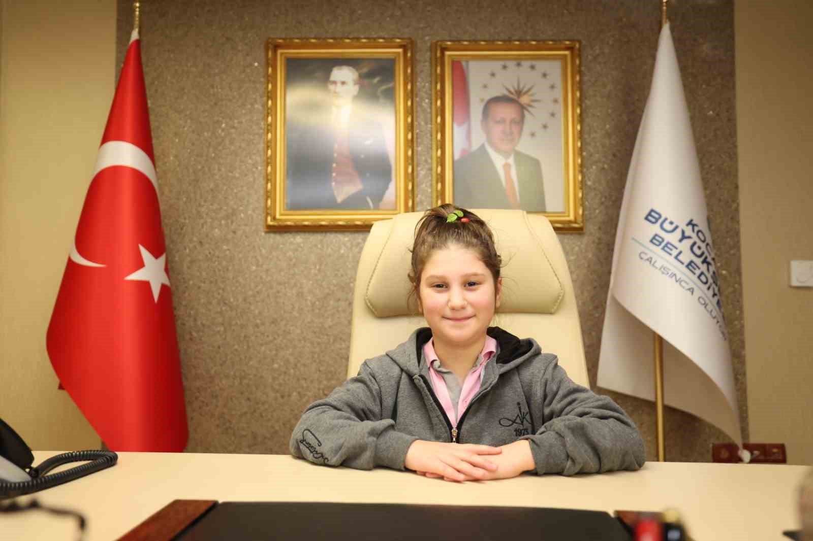 Başkan koltuğuna oturan Sahra ’nın ilk talimatı bakın ne oldu