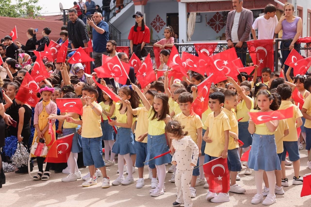 Çayırova ’da 23 Nisan coşkusu yaşandı