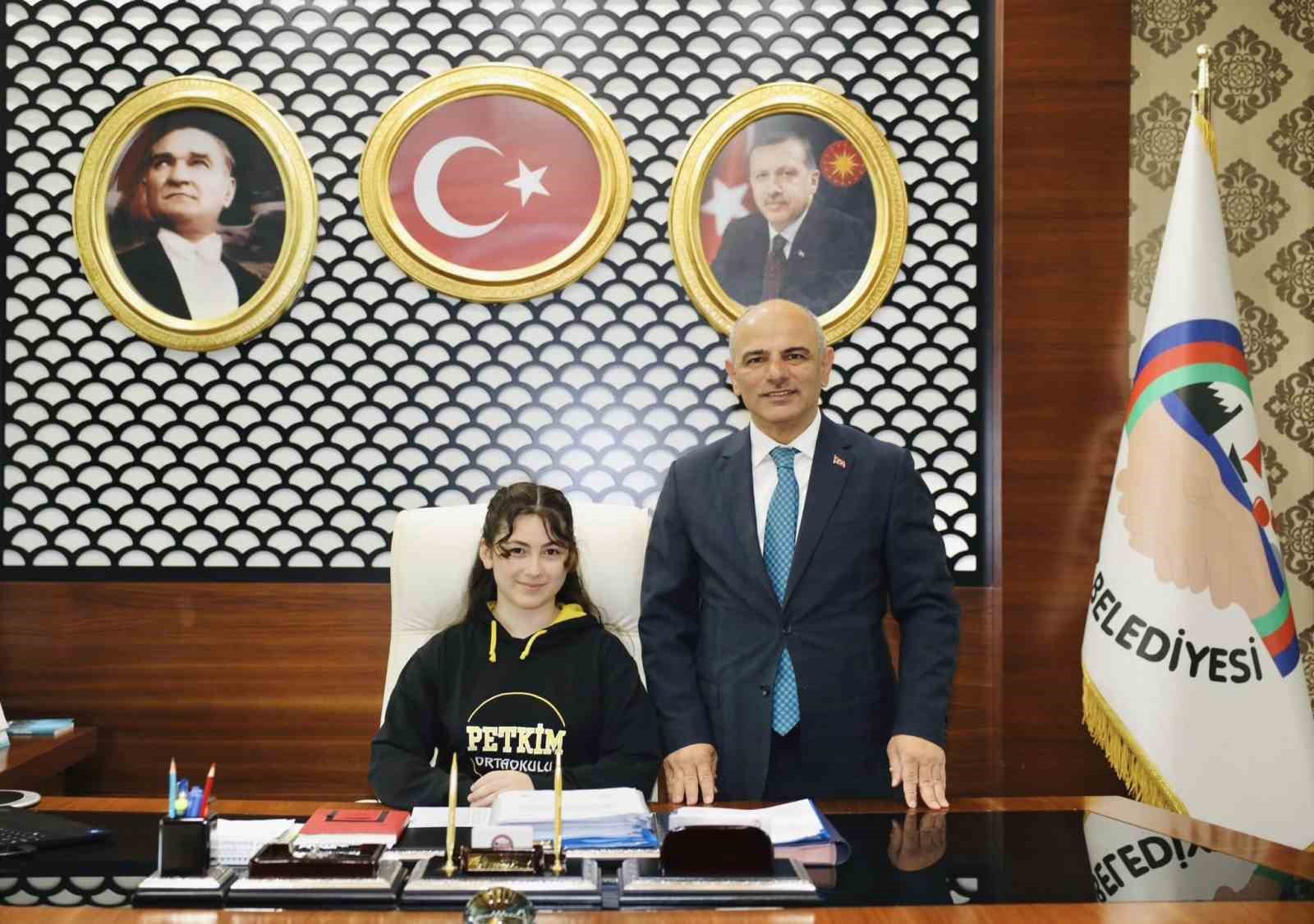 Çocuk başkandan ilk talimat Körfez ’e Bilim-Sanat Sokağı oldu