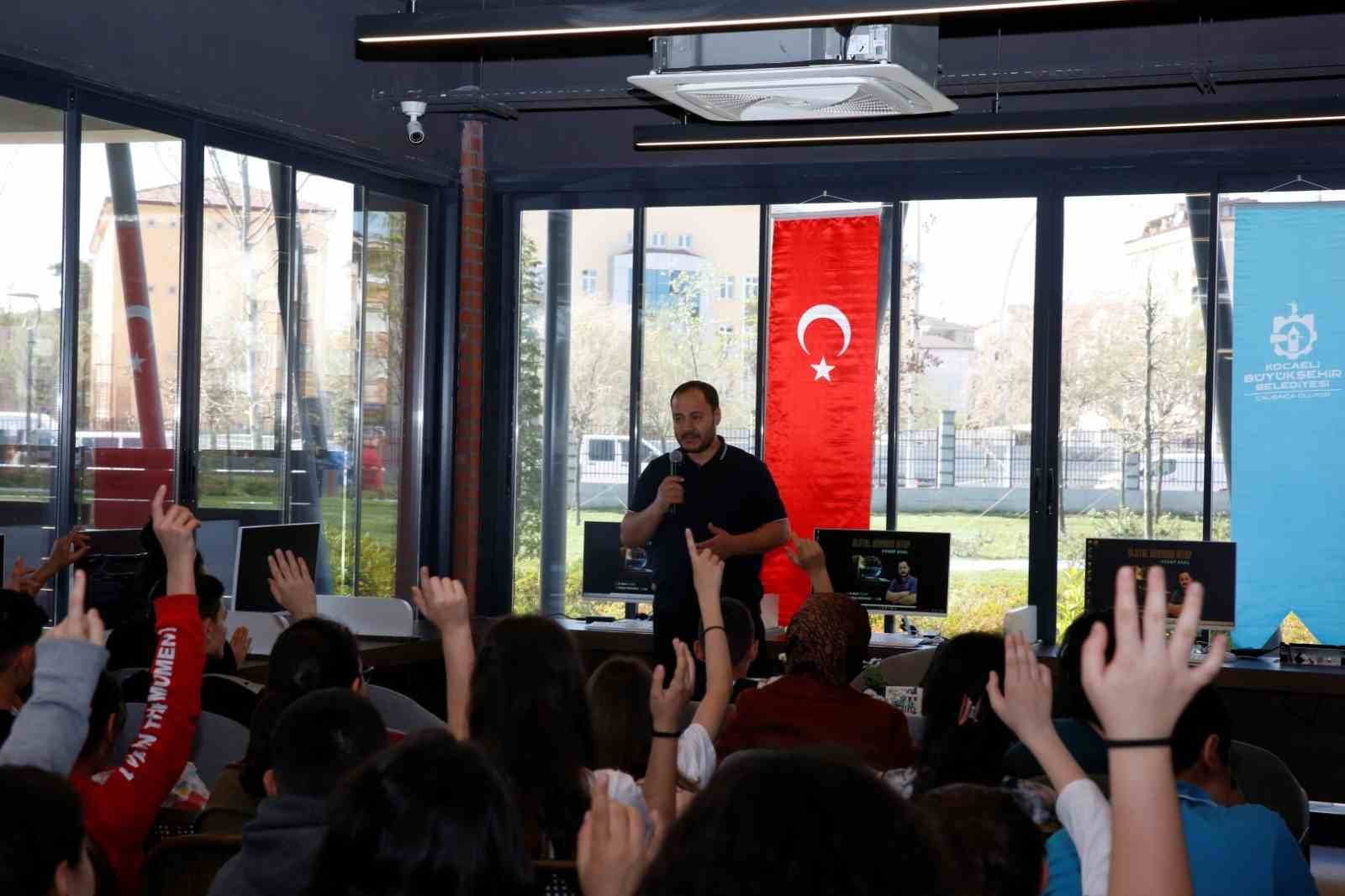 Derince Kütüphanesi ’nde gençlerle söyleşiler başladı