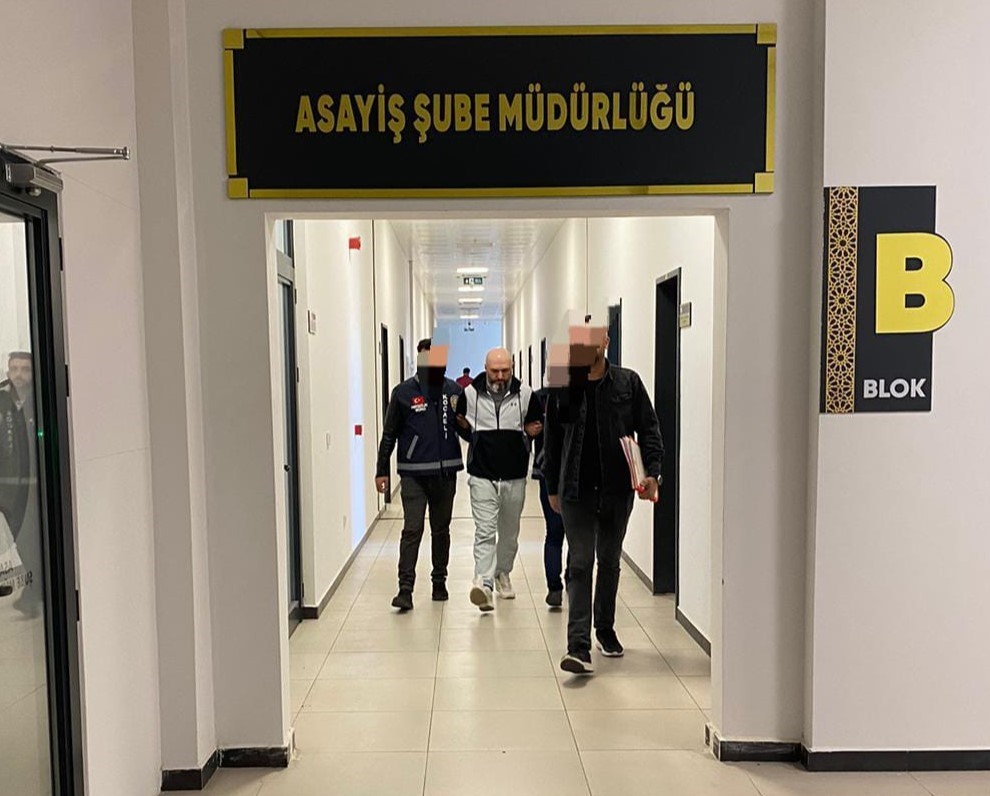Hırsızlık suçundan aranan şüpheli İstanbul ’da yakalandı