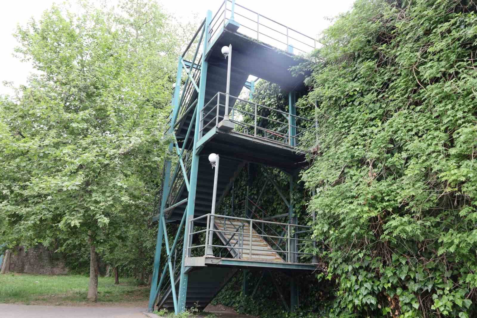 İzmit Tren Garı ’na ulaşımda asansör kolaylığı