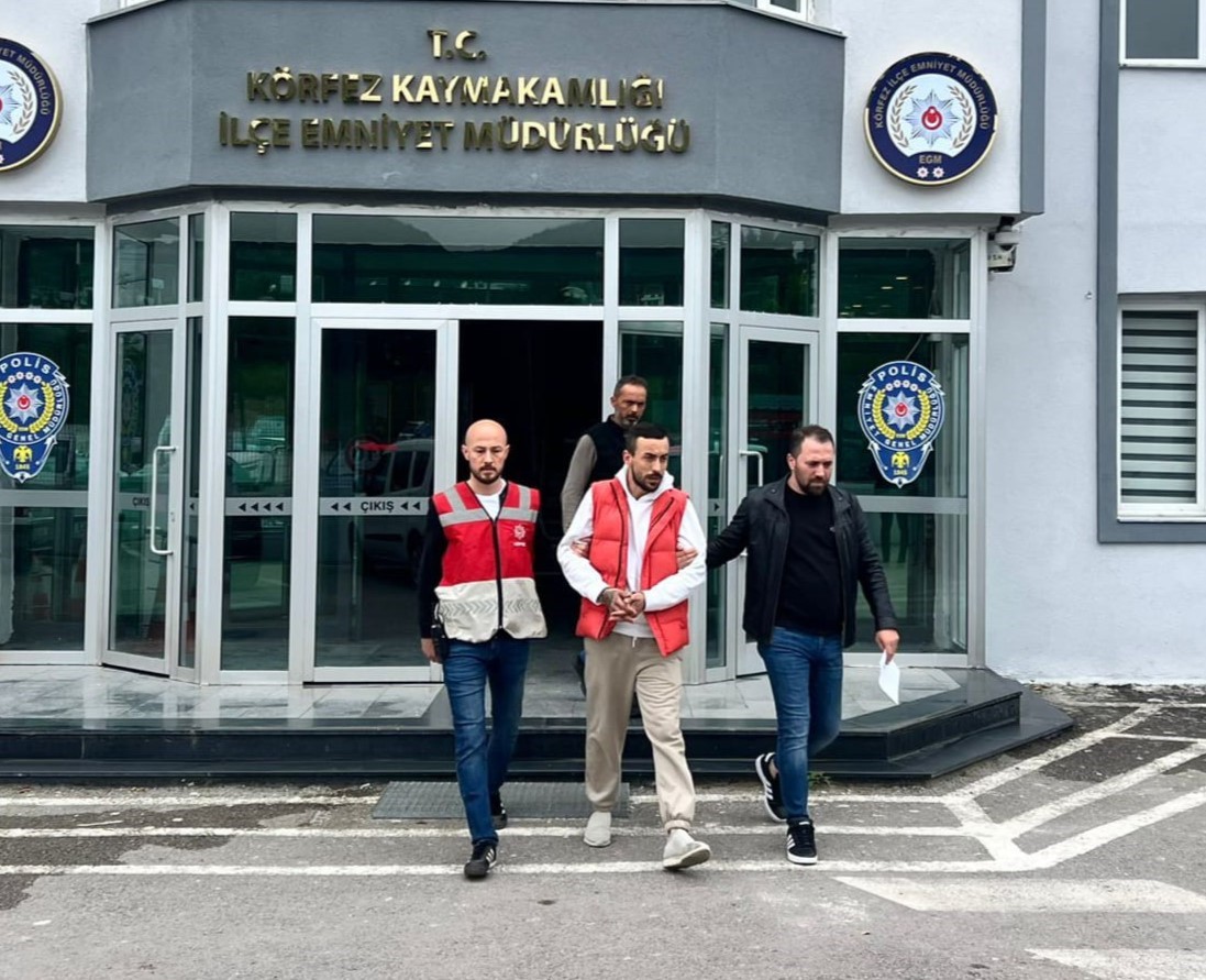 Kocaeli ’den çaldığı minibüsle İstanbul ’da yakalandı