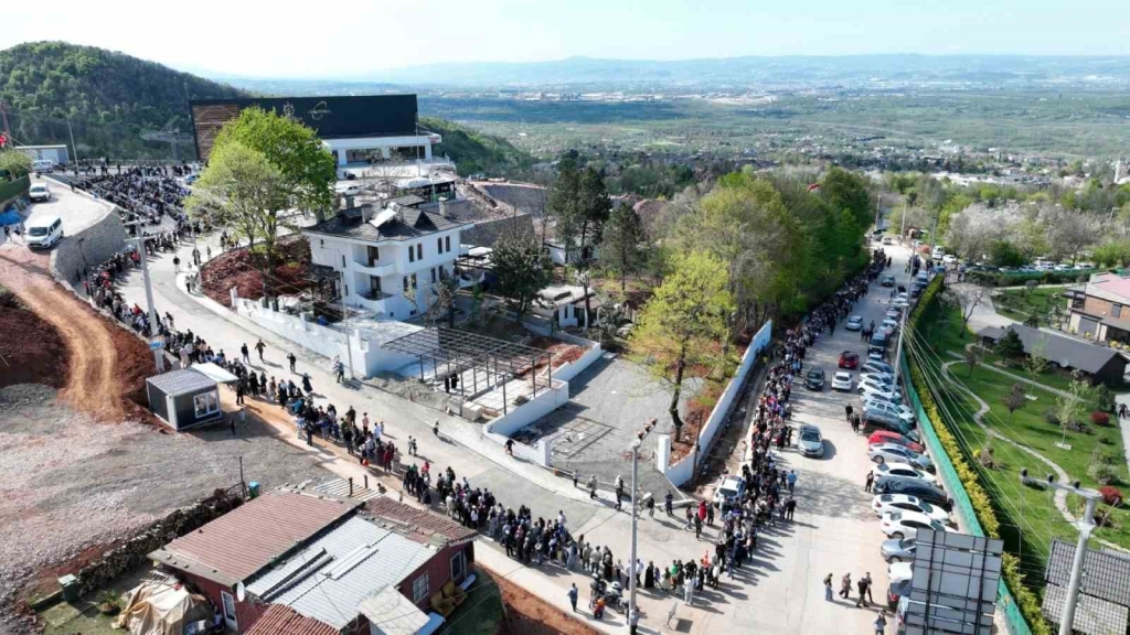 Kocaeli ’nin yarım asırlık hayaliyle zirveye taşındılar: 114 bin kişi akın etti