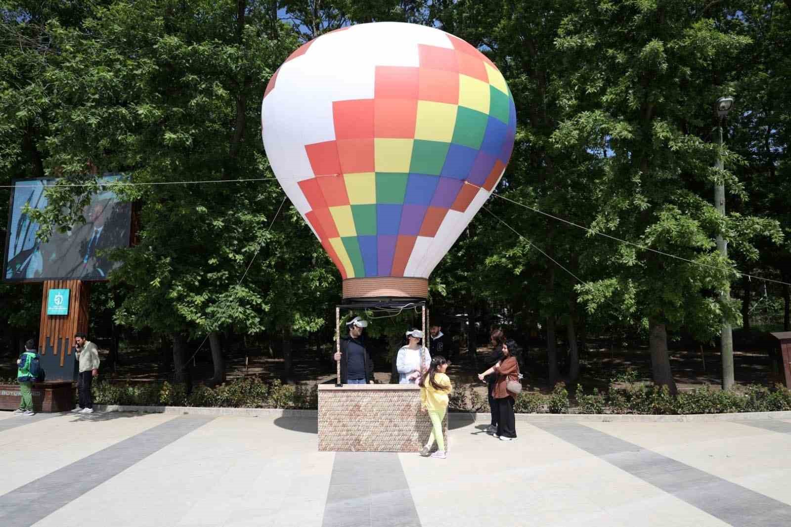 Minikler Avrupa ’nın en büyük doğal yaşam parkında bayram coşkusu yaşıyor