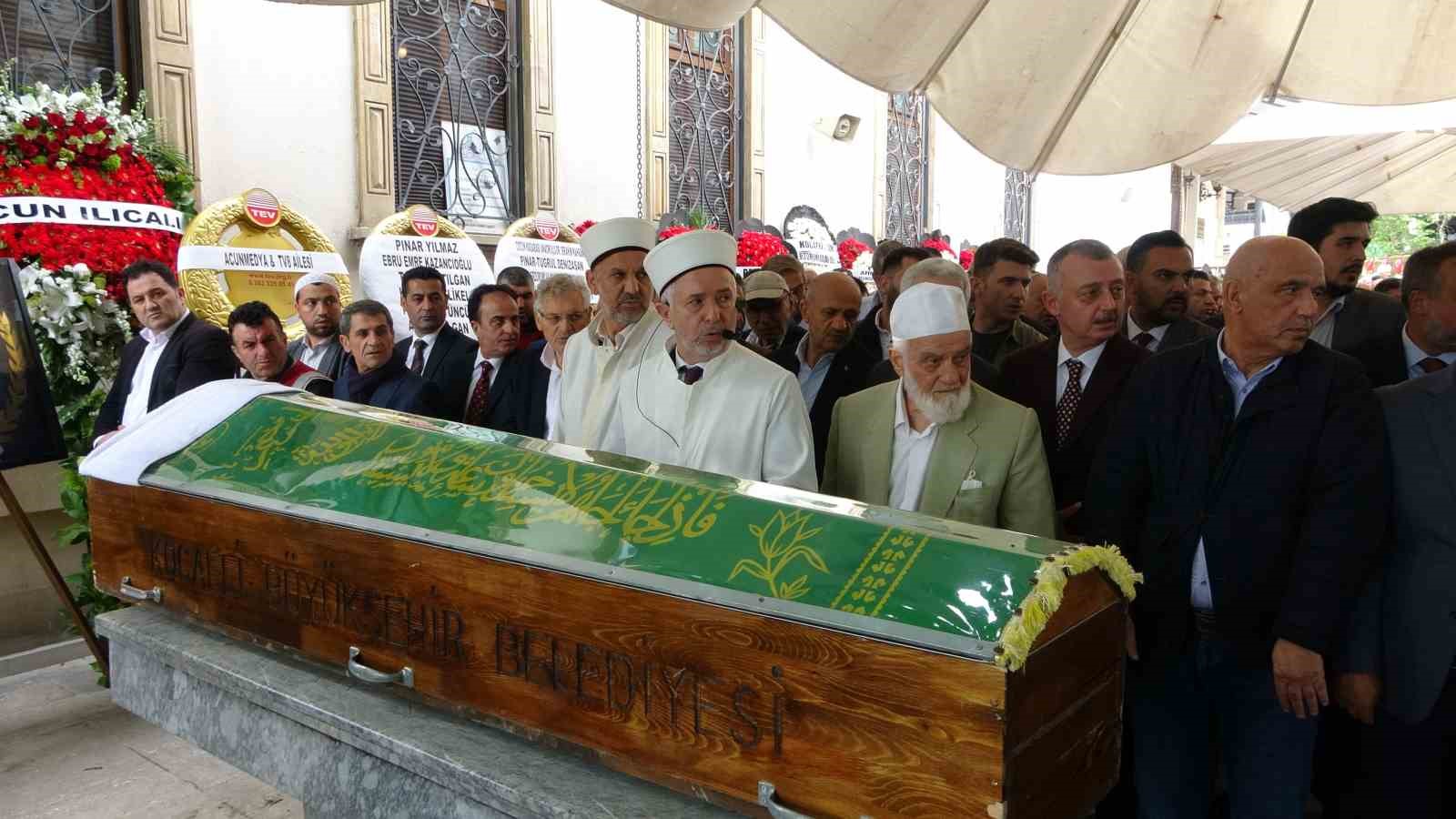 Acun Ilıcalı ’nın amcası son yolculuğuna uğurlandı