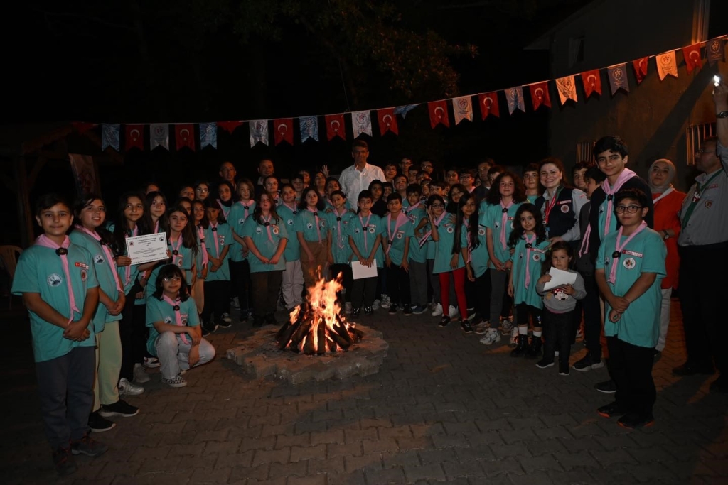 Kamp ateşi Kartepe ’de yakıldı