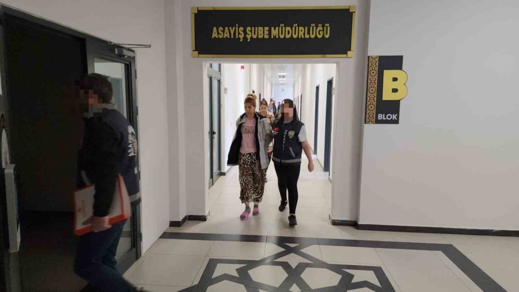 Kocaeli ’de 5 evi soyan 2 kadın yakalandı