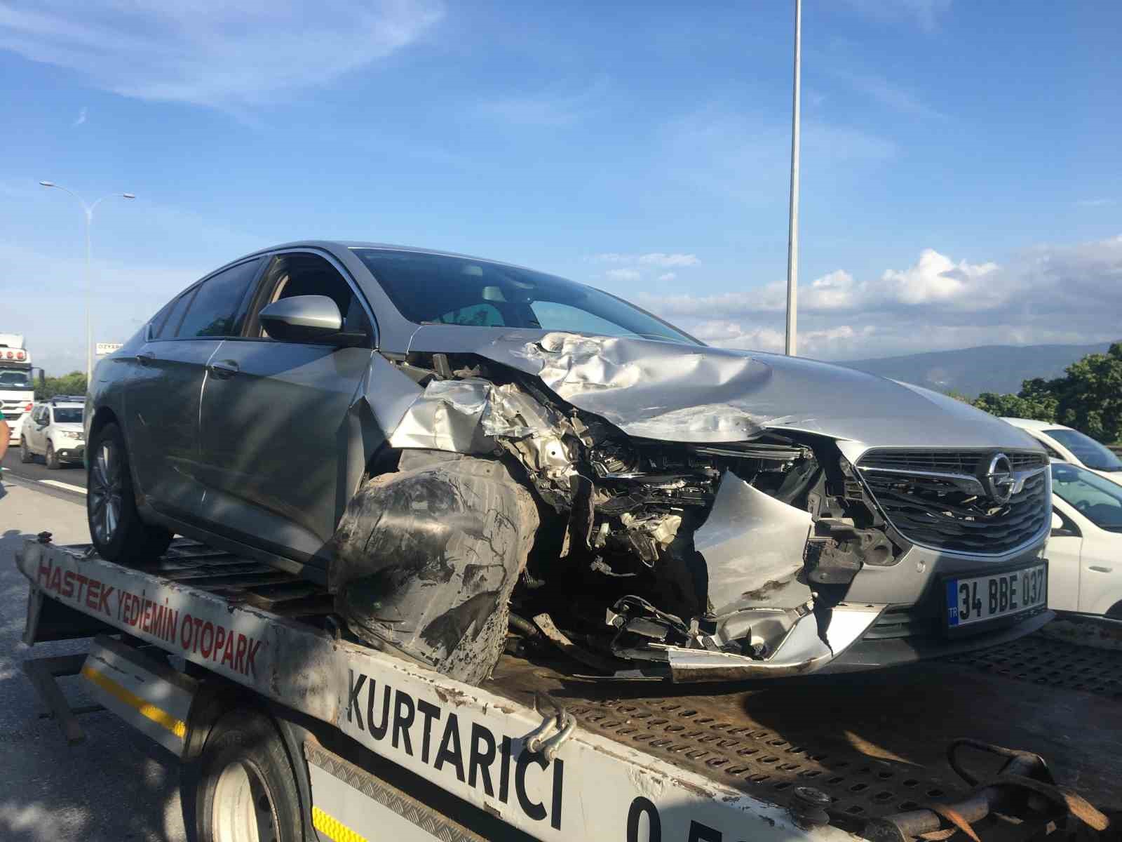 TEM ’de 3 araç çarpıştı: 3 yaralı