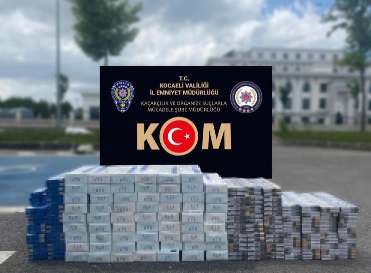 TEM Otoyolu ’nda bir araçta bin 430 paket gümrük kaçağı sigara ele geçirildi