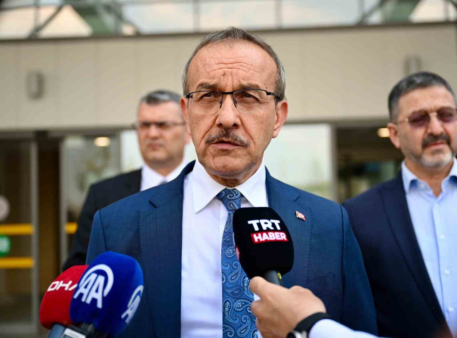 Vali Yavuz, Alper Gezeravcı ’nın sağlık durumu hakkında bilgi aldı