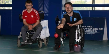Bocci̇a Turnuvasının Şampi̇yonu Bağcılar Oldu