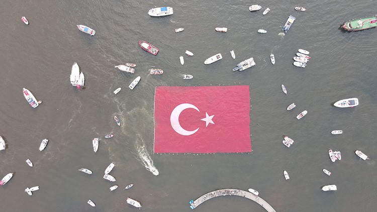 Darıca ’da bin 923 metrekarelik dev Türk bayrağı açılacak