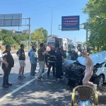 kirmizi-isikta-gecen-otomobil-yolun-karsisina-gecmek-isteyen-araca-carpti-5-yarali
