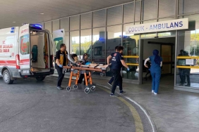 Boğulma tehlikesi geçiren 2 genç hastaneye kaldırıldı