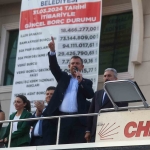 CHP Genel Başkanı Özel: “Mazeret üretmeye gelmedik, icap ederse hepimiz çıkarız çöpleri toplarız”