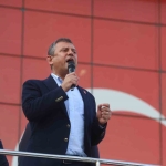 CHP Genel Başkanı Özel: “Mazeret üretmeye gelmedik, icap ederse hepimiz çıkarız çöpleri toplarız”