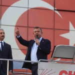 CHP Genel Başkanı Özel: “Mazeret üretmeye gelmedik, icap ederse hepimiz çıkarız çöpleri toplarız”