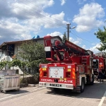 Çıkan yangında ev kullanılamaz hale geldi