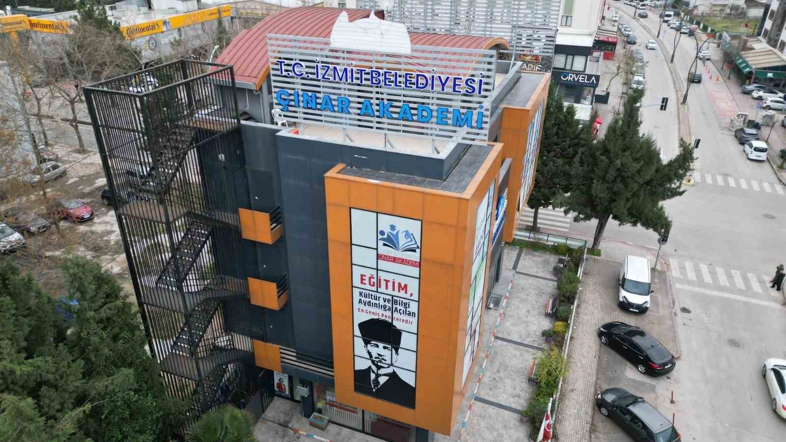 Çınar Akademi öğrencilerinden YKS ’de üstün başarı